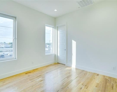 1612 Bennett Avenue - Photo Thumbnail 24