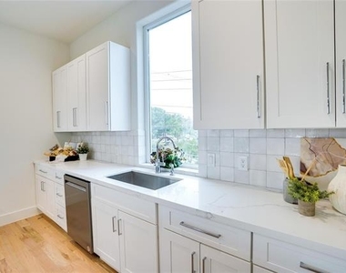 1612 Bennett Avenue - Photo Thumbnail 8