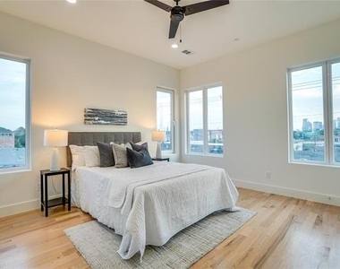 1612 Bennett Avenue - Photo Thumbnail 15