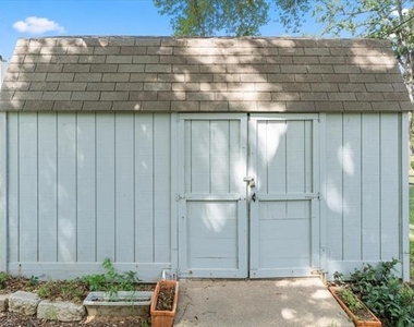 116 Meadowood Road - Photo Thumbnail 8
