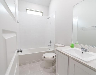 4802 Ellison Drive - Photo Thumbnail 8
