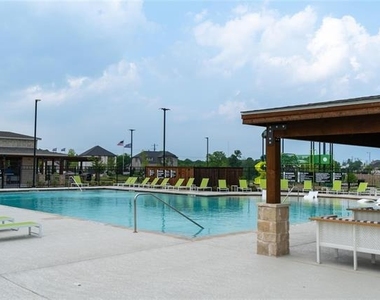 4802 Ellison Drive - Photo Thumbnail 14