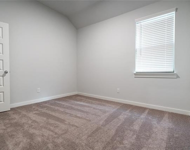 4802 Ellison Drive - Photo Thumbnail 7