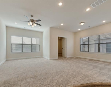3004 Deansbrook Drive - Photo Thumbnail 6