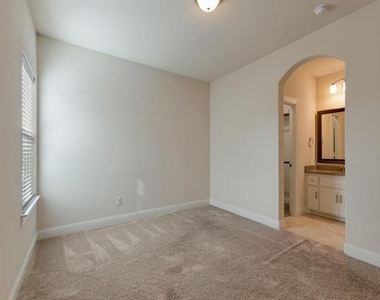 3004 Deansbrook Drive - Photo Thumbnail 12