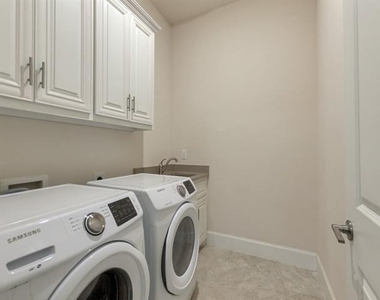 3004 Deansbrook Drive - Photo Thumbnail 14