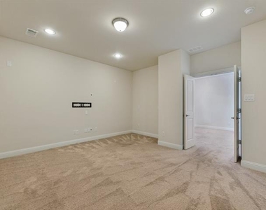 3004 Deansbrook Drive - Photo Thumbnail 5