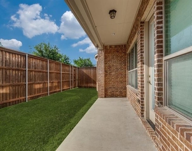 3004 Deansbrook Drive - Photo Thumbnail 15