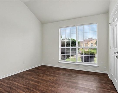 2521 Ash Creek - Photo Thumbnail 6