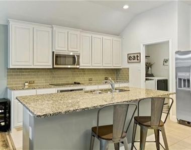 260 Hilltop Drive - Photo Thumbnail 3