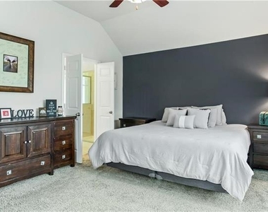 260 Hilltop Drive - Photo Thumbnail 13