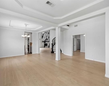 11901 Smithton Avenue - Photo Thumbnail 5