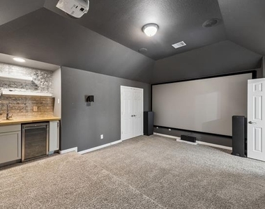11901 Smithton Avenue - Photo Thumbnail 17
