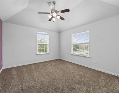 11901 Smithton Avenue - Photo Thumbnail 21
