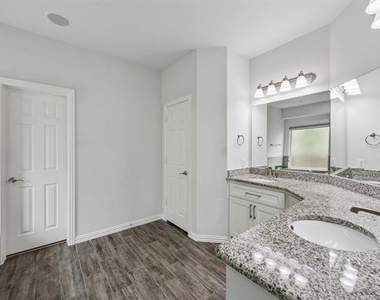 11901 Smithton Avenue - Photo Thumbnail 13