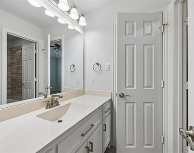 11901 Smithton Avenue - Photo Thumbnail 20