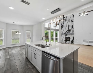 11901 Smithton Avenue - Photo Thumbnail 8