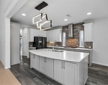 11901 Smithton Avenue - Photo Thumbnail 6
