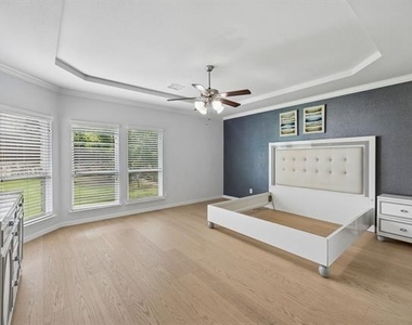 11901 Smithton Avenue - Photo Thumbnail 12