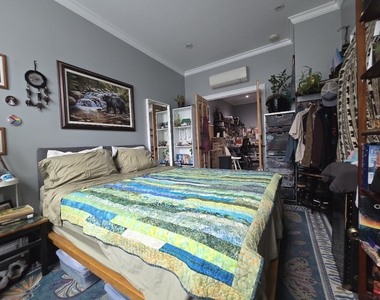 1867 Bleecker Street - Photo Thumbnail 5