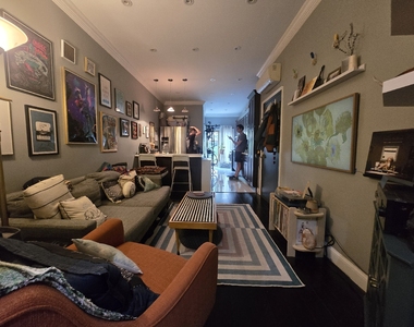 1867 Bleecker Street - Photo Thumbnail 8