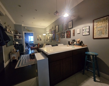 1867 Bleecker Street - Photo Thumbnail 11