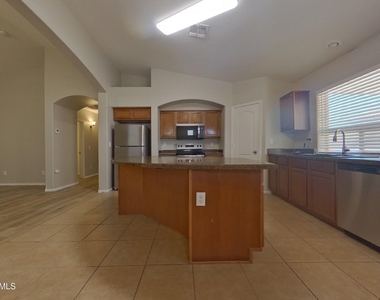 10368 W Atlantis Way - Photo Thumbnail 5