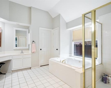 1408 Comanche Drive - Photo Thumbnail 15
