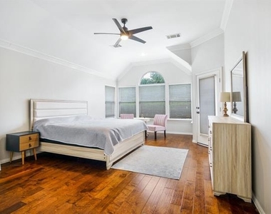 1408 Comanche Drive - Photo Thumbnail 14