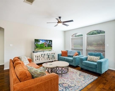 1408 Comanche Drive - Photo Thumbnail 2