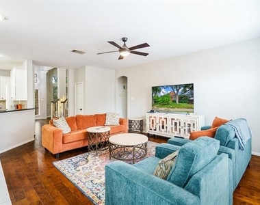 1408 Comanche Drive - Photo Thumbnail 4