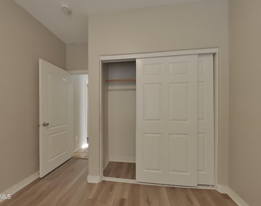 504 W Beautiful Lane - Photo Thumbnail 10