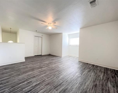 9408 Summerhill Lane - Photo Thumbnail 8