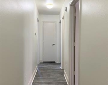 9408 Summerhill Lane - Photo Thumbnail 9