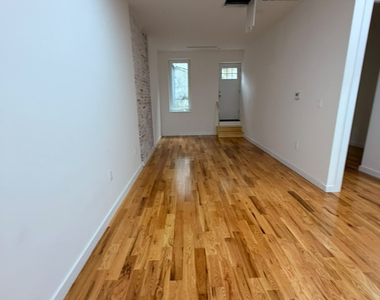 384 Chauncey Street - Photo Thumbnail 3