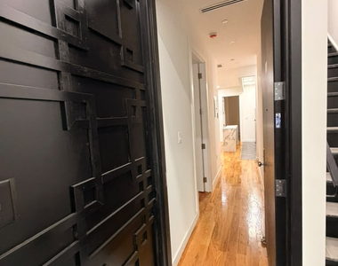 384 Chauncey Street - Photo Thumbnail 18