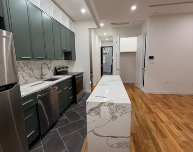 384 Chauncey Street - Photo Thumbnail 8