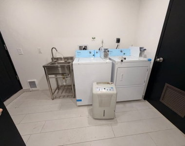 384 Chauncey Street - Photo Thumbnail 12