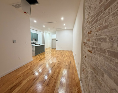 384 Chauncey Street - Photo Thumbnail 13