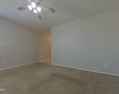 30900 W Picadilly Road - Photo Thumbnail 1