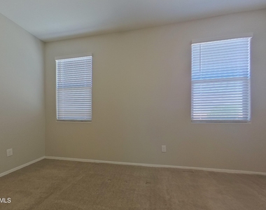 30900 W Picadilly Road - Photo Thumbnail 5