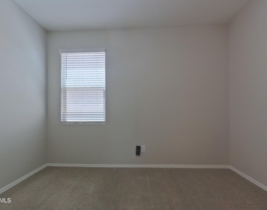 30900 W Picadilly Road - Photo Thumbnail 10