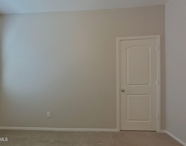 30900 W Picadilly Road - Photo Thumbnail 9