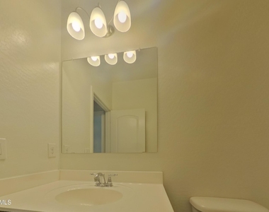 30900 W Picadilly Road - Photo Thumbnail 13
