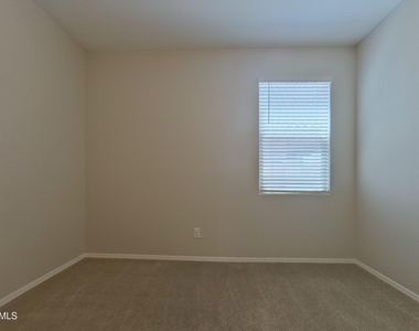 30900 W Picadilly Road - Photo Thumbnail 8