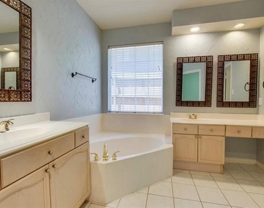 3408 Diamond Point Drive - Photo Thumbnail 17