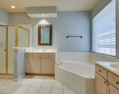 3408 Diamond Point Drive - Photo Thumbnail 16