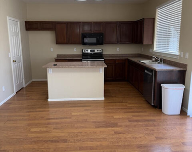 15884 W Cocopah Street - Photo Thumbnail 6
