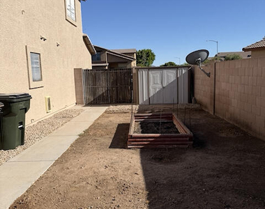 15884 W Cocopah Street - Photo Thumbnail 24