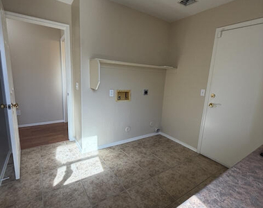 15884 W Cocopah Street - Photo Thumbnail 10